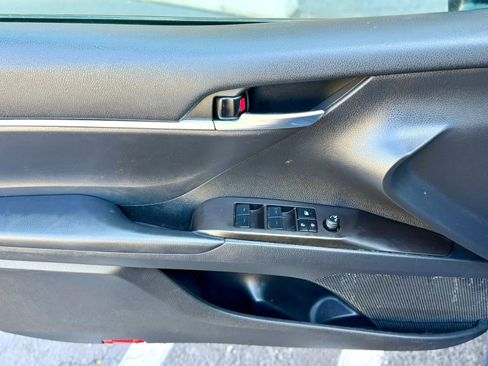 Used 2023 Toyota Camry SE w/ Convenience Package image 11