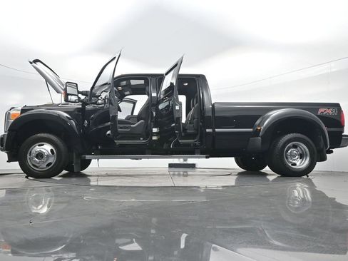 Used 2016 Ford F350 Lariat w/ Lariat Ultimate Package image 46