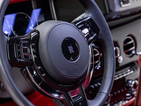 Used 2019 Rolls-Royce Phantom Sedan image 49
