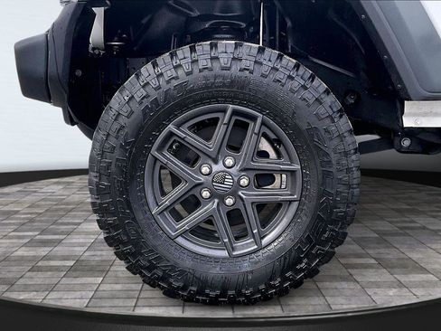 Used 2020 Jeep Gladiator Sport w/ Quick Order Package 24S image 10