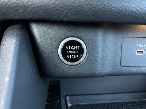 Used 2022 Nissan Rogue SV FWD image 29