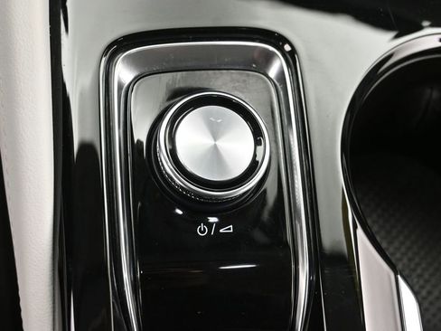 Used 2025 Buick Envision Avenir image 17