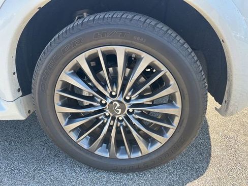 Used 2024 INFINITI QX80 Sensory w/ All-Season Package image 23