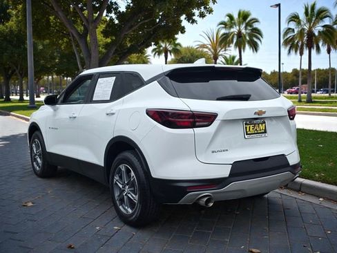 Used 2025 Chevrolet Blazer LT FWD image 7