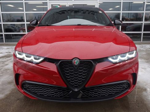 New 2024 Alfa Romeo Tonale Veloce image 3
