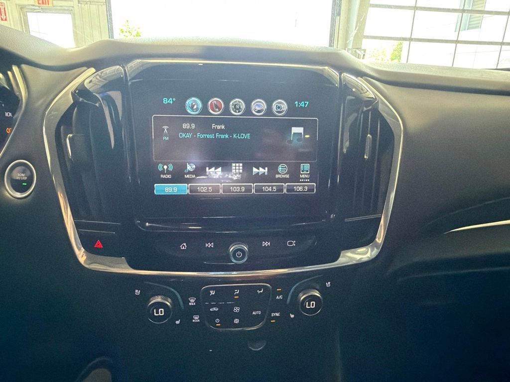 Used 2018 Chevrolet Traverse Premier w/ Driver Confidence II Package FWD image 10