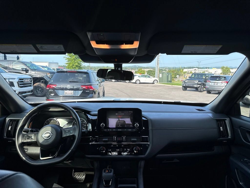 Used 2025 Nissan Pathfinder Rock Creek AWD/4WD image 18