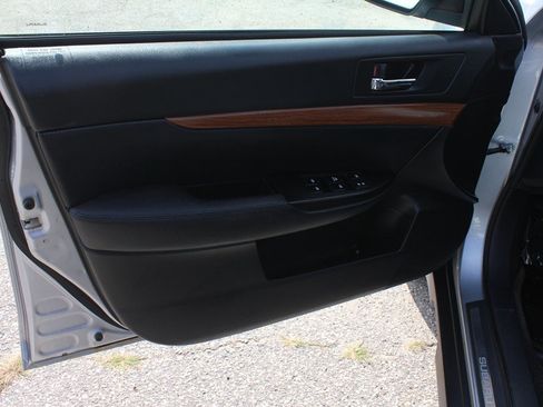 Used 2013 Subaru Outback 2.5i Limited AWD/4WD image 29