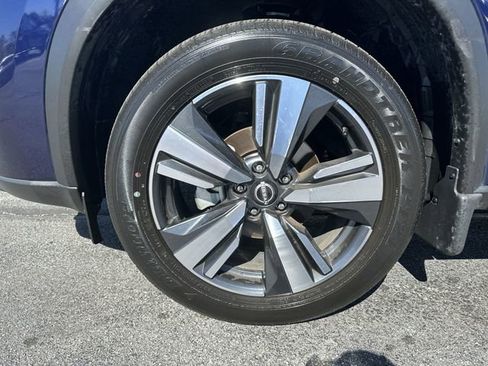 Certified 2024 Nissan Rogue SL image 8