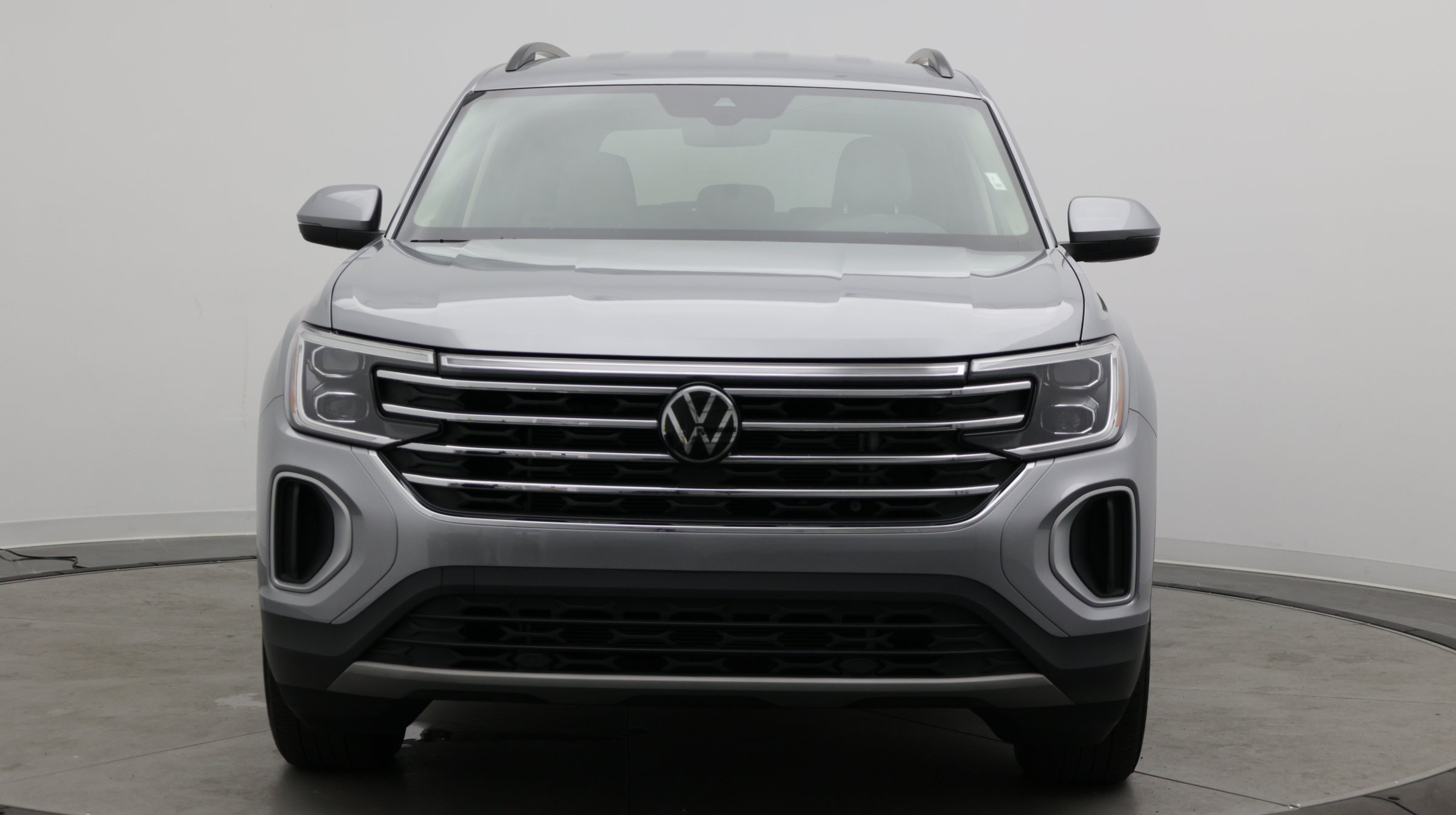 Used 2026 Volkswagen Atlas SE FWD image 2