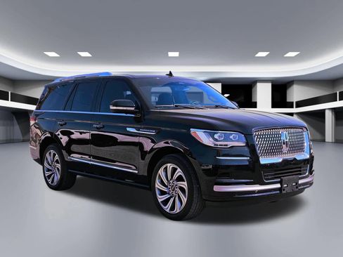 Used 2023 Lincoln Navigator Reserve image 7