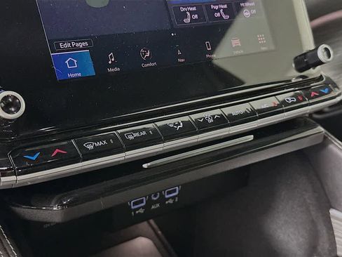 Used 2023 Jeep Wagoneer Series III w/ Preferred Equipment Group image 18