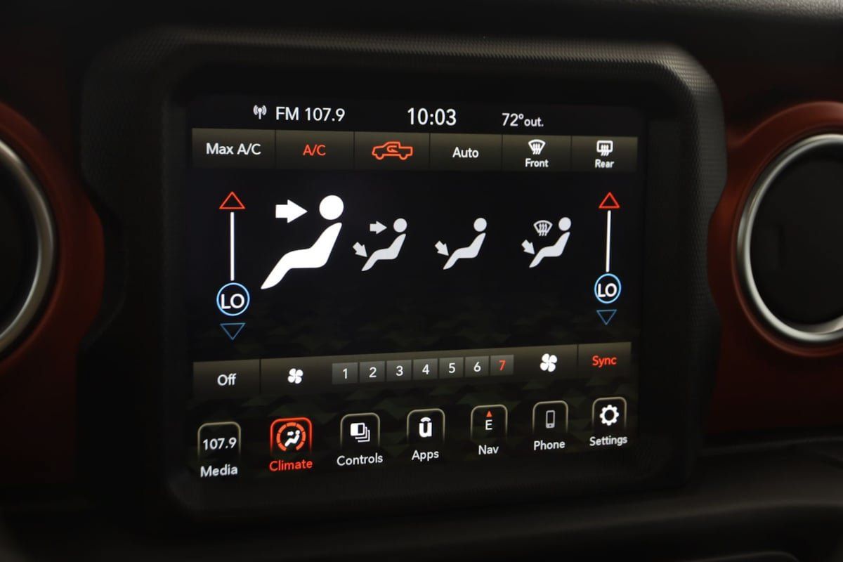 Used 2022 Jeep Gladiator Rubicon w/ LED Lighting Group AWD/4WD image 26