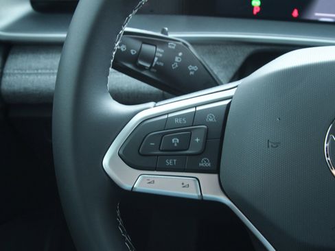 Certified 2025 Volkswagen Tiguan S image 16