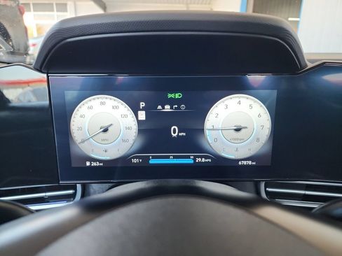 Used 2024 Hyundai Elantra Limited FWD image 21