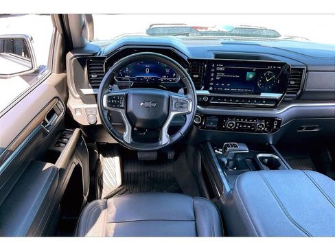 Used 2024 Chevrolet Silverado 1500 LT Trail Boss w/ LT Trail Boss Premium Package AWD/4WD image 6