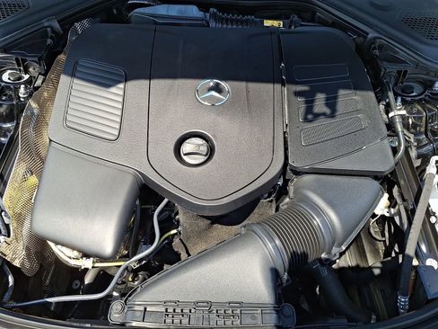 Used 2025 Mercedes-Benz E 350 4MATIC Sedan image 27