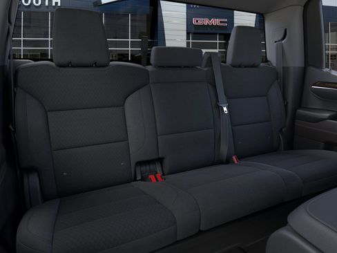 New 2026 GMC Sierra 1500 SLE image 17