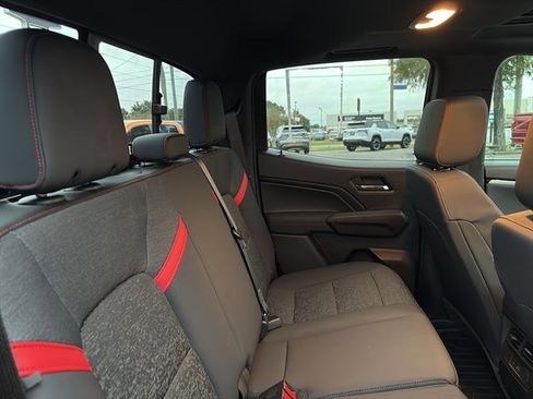 Used 2023 Chevrolet Colorado Z71 image 10