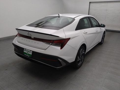 Used 2025 Hyundai Elantra Sport FWD image 9