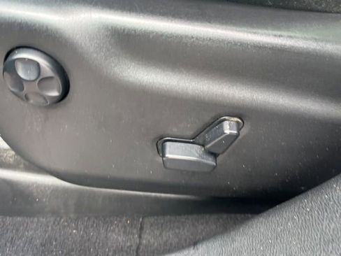 Used 2020 Jeep Grand Cherokee Limited w/ Luxury Group II image 22