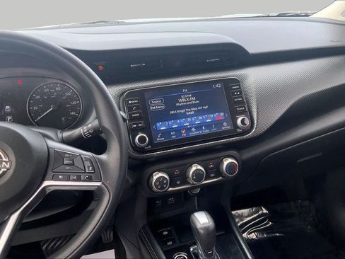 Used 2023 Nissan Kicks SV FWD image 7