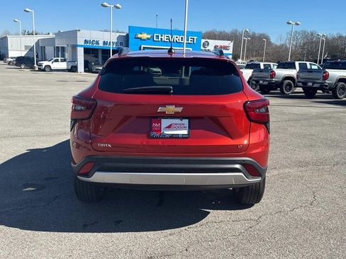 Certified 2024 Chevrolet Trax LT w/ Driver Confidence Package image 5