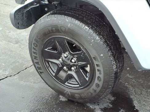 Used 2023 Jeep Gladiator Sport image 30