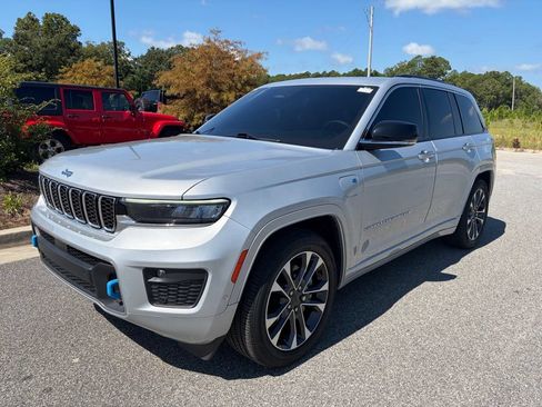Used 2023 Jeep Grand Cherokee Overland AWD/4WD image 63