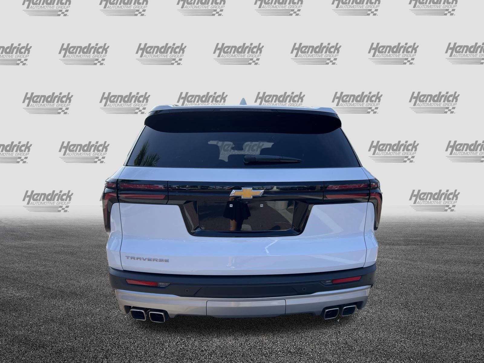 Used 2025 Chevrolet Traverse LT FWD image 9