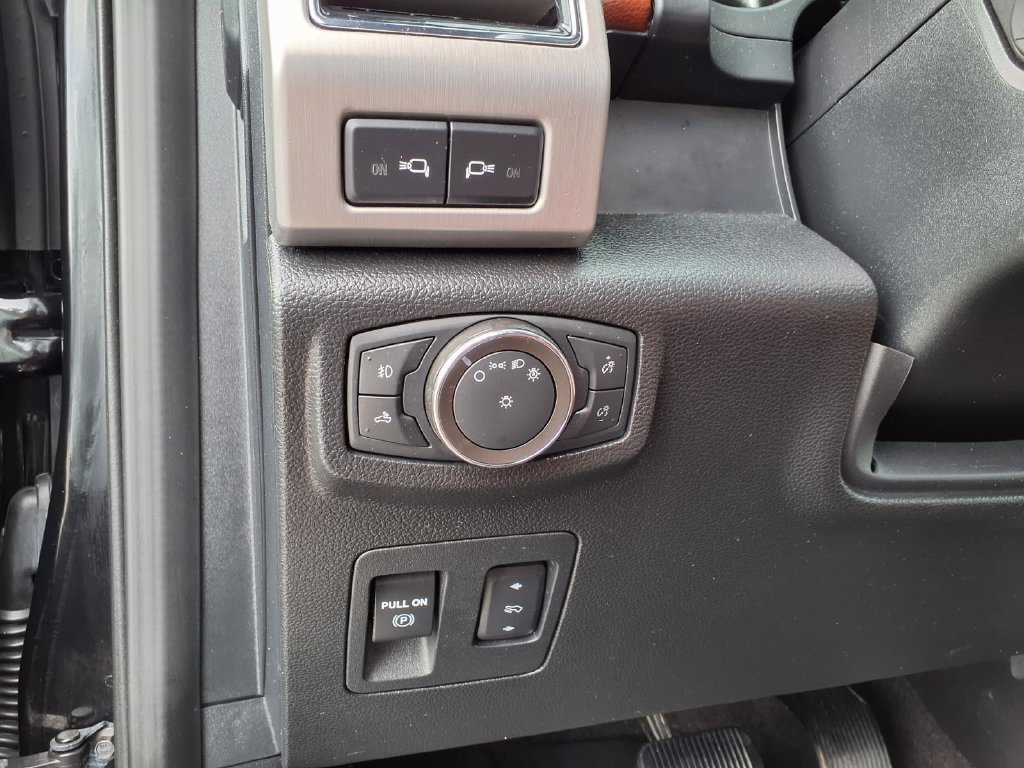 Used 2020 Ford F150 Platinum w/ Technology Package AWD/4WD image 27
