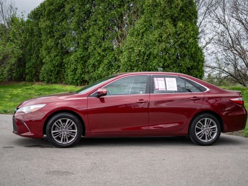 Used 2016 Toyota Camry SE image 8