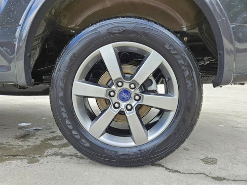 Used 2016 Ford F150 XLT w/ Equipment Group 302A Luxury image 5