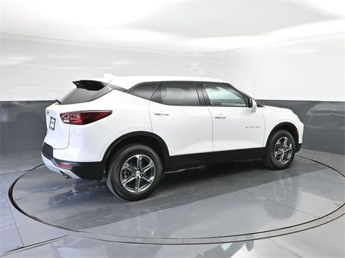 Used 2025 Chevrolet Blazer LT image 15