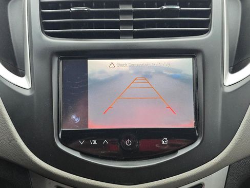 Used 2015 Chevrolet Trax LT w/ LT Sun and Sound Package image 10