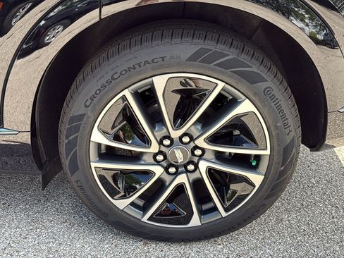 New 2025 Cadillac Optiq Sport 1 w/ LPO, Floor Liner Package AWD/4WD image 31