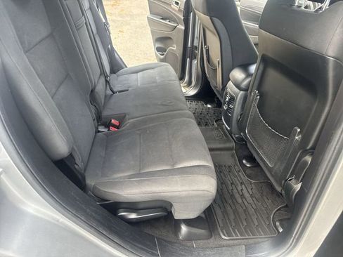 Used 2015 Jeep Grand Cherokee Laredo w/ Quick Order Package 23E image 11