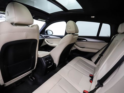 Certified 2025 BMW X4 xDrive30i image 21