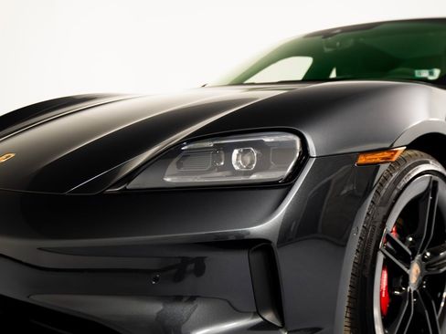 New 2026 Porsche Taycan 4S image 35
