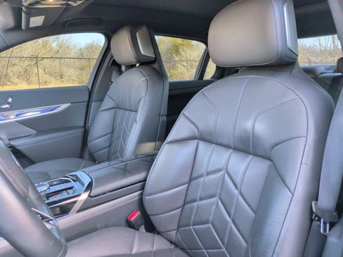 Certified 2023 BMW 740i 740i w/ Executive Package image 26