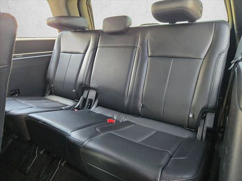 Used 2019 Ford Expedition XLT w/ Equipment Group 202A RWD image 20