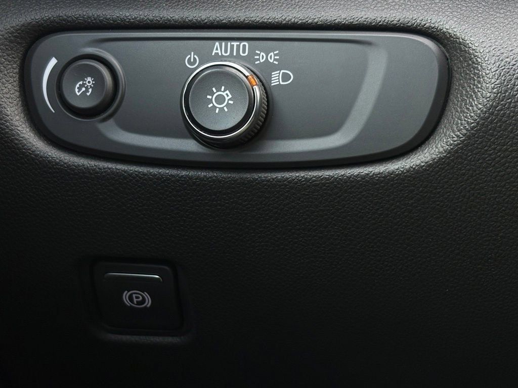Used 2022 Chevrolet Blazer RS FWD image 13