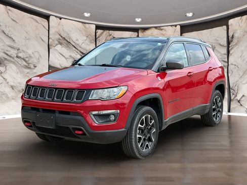 Used 2019 Jeep Compass Trailhawk AWD/4WD image 2