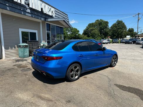 Used 2019 Alfa Romeo Giulia AWD w/ Quick Order Package 22J Sport image 4