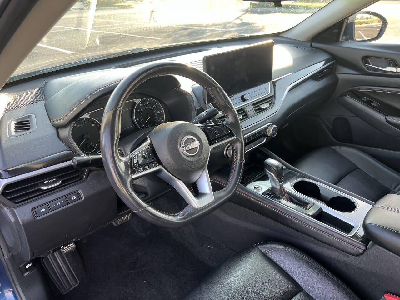 Used 2023 Nissan Altima 2.5 SR w/ SR Premium Package FWD image 28