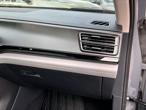 Used 2025 Volkswagen Atlas Peak Edition SE AWD/4WD image 13