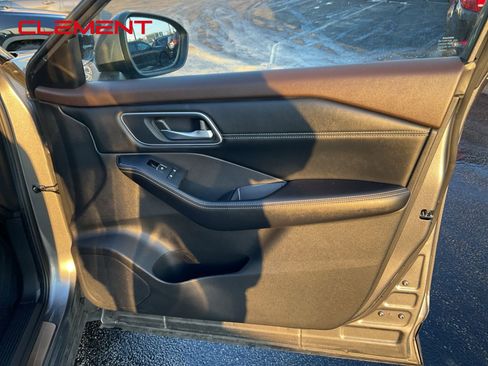 Used 2021 Nissan Rogue Platinum image 43