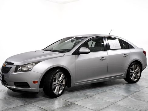 Used 2011 Chevrolet Cruze LTZ FWD image 4
