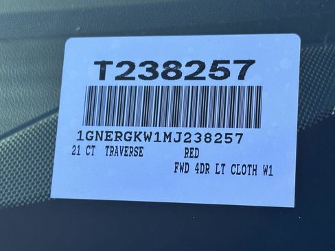 Used 2021 Chevrolet Traverse LT image 15