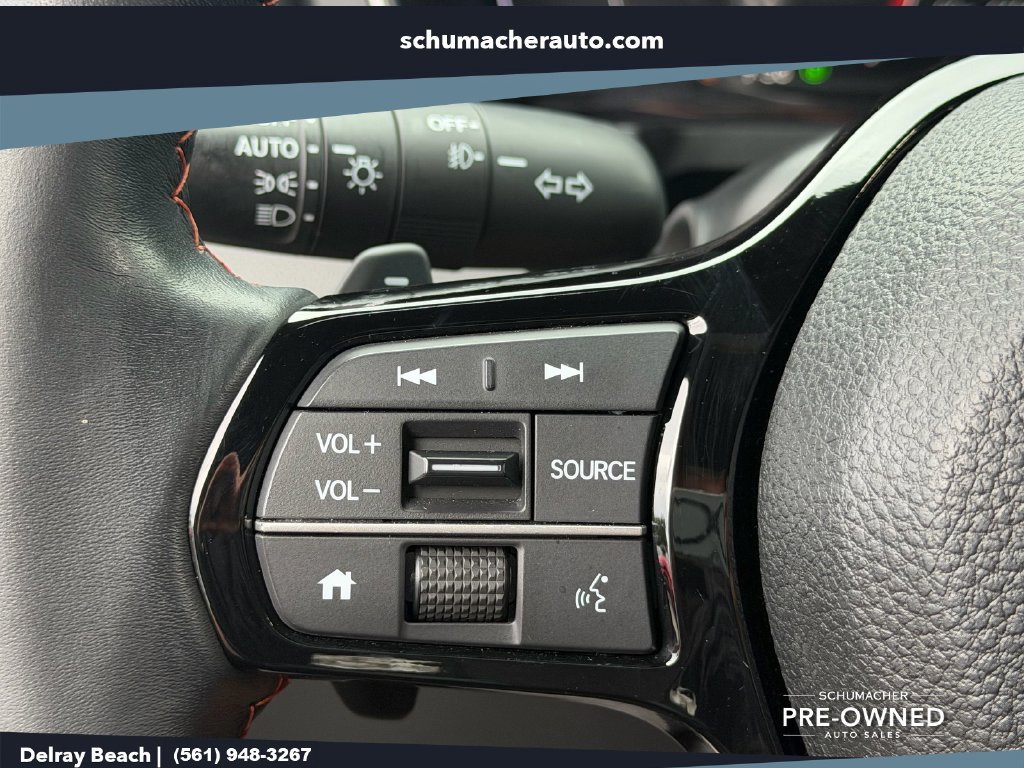 Used 2025 Honda Pilot Sport image 23